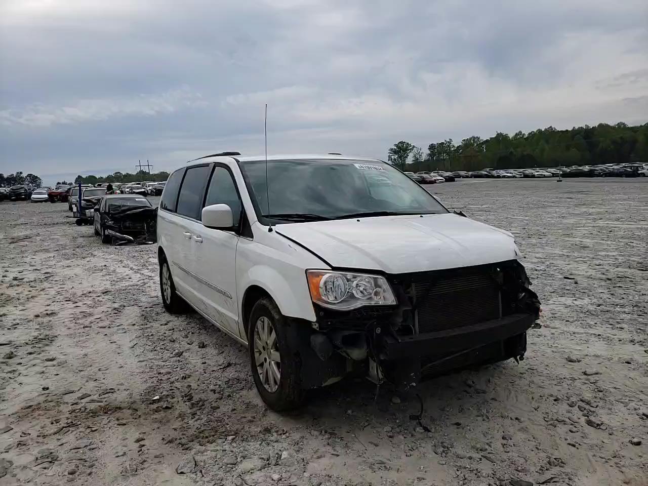 2016 CHRYSLER TOWN & COU 2C4RC1BG3GR167449