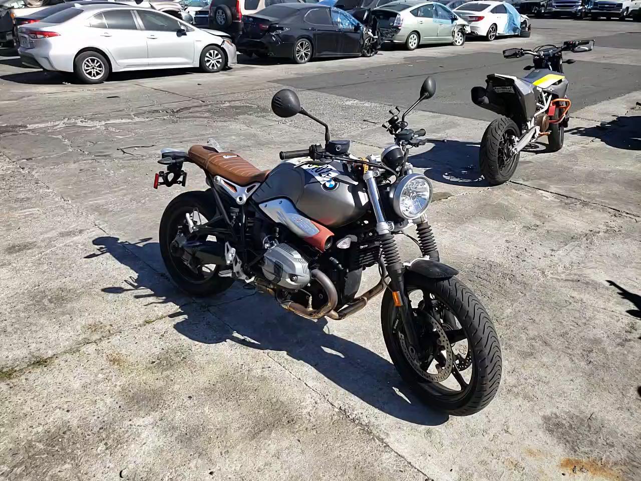 2017 BMW R NINE T S WB10J3300HZ793539