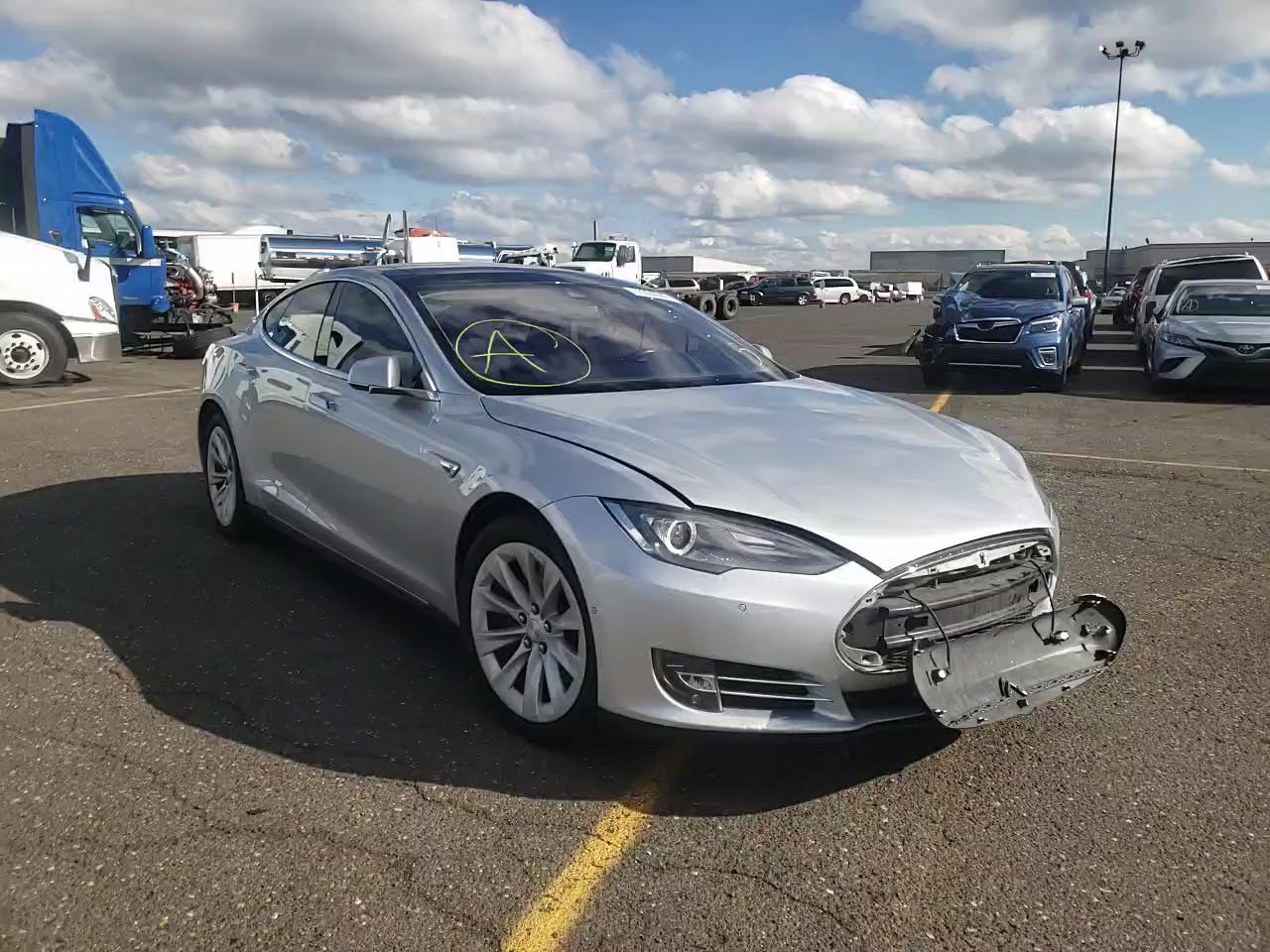 2015 TESLA MODEL S 85 5YJSA1H28FF081244