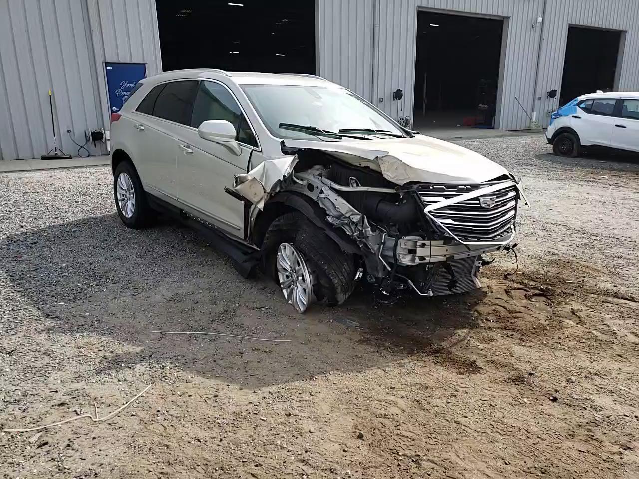 2017 CADILLAC XT5 1GYKNARS3HZ178135