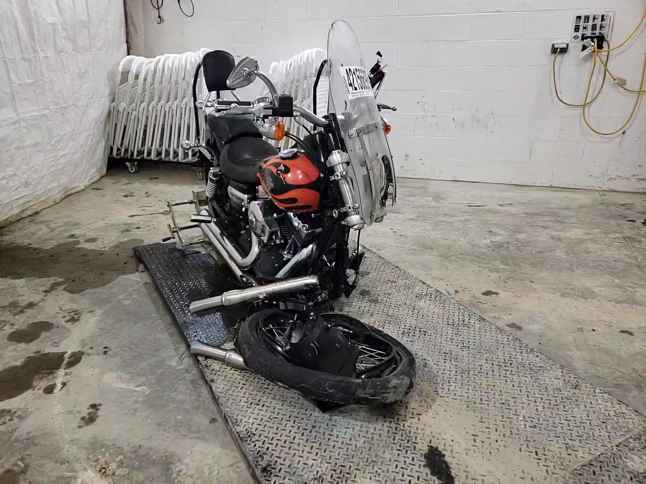 2012 HARLEY-DAVIDSON FXDWG DYNA 1HD1GPM1XCC302702