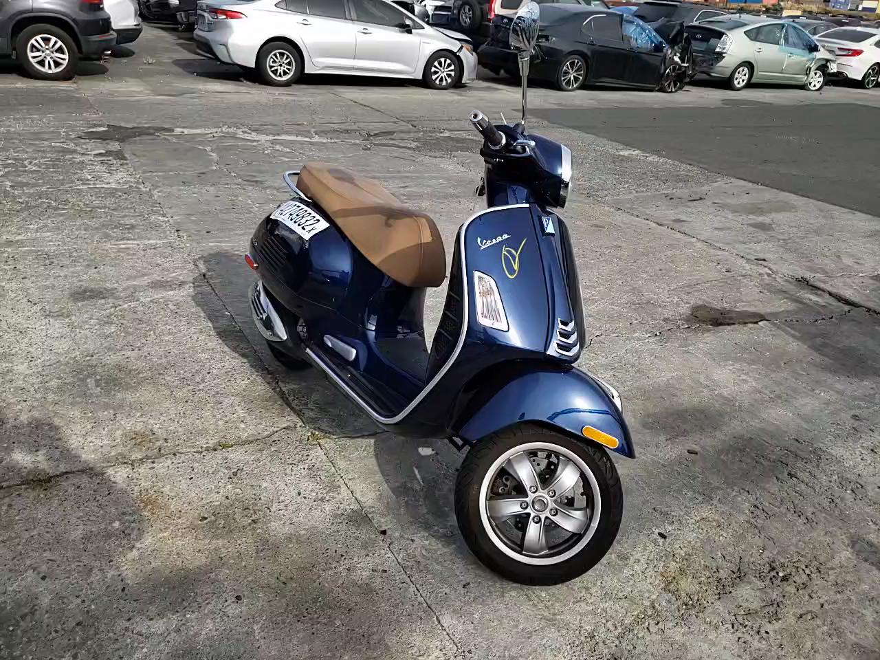 2021 VESPA GTS300 ZAPMA39M4M5100910
