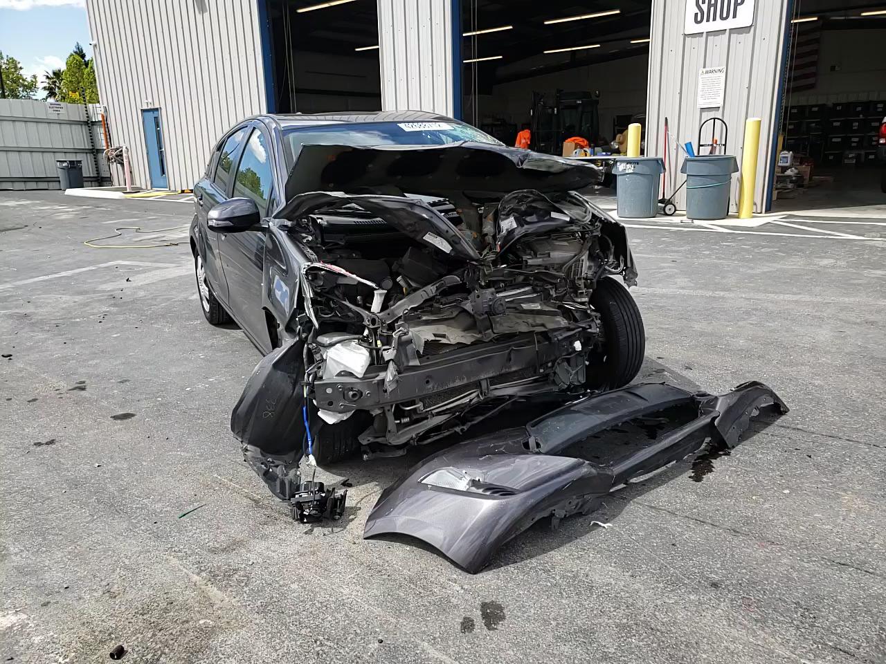 2016 TOYOTA PRIUS C JTDKDTB39G1139716