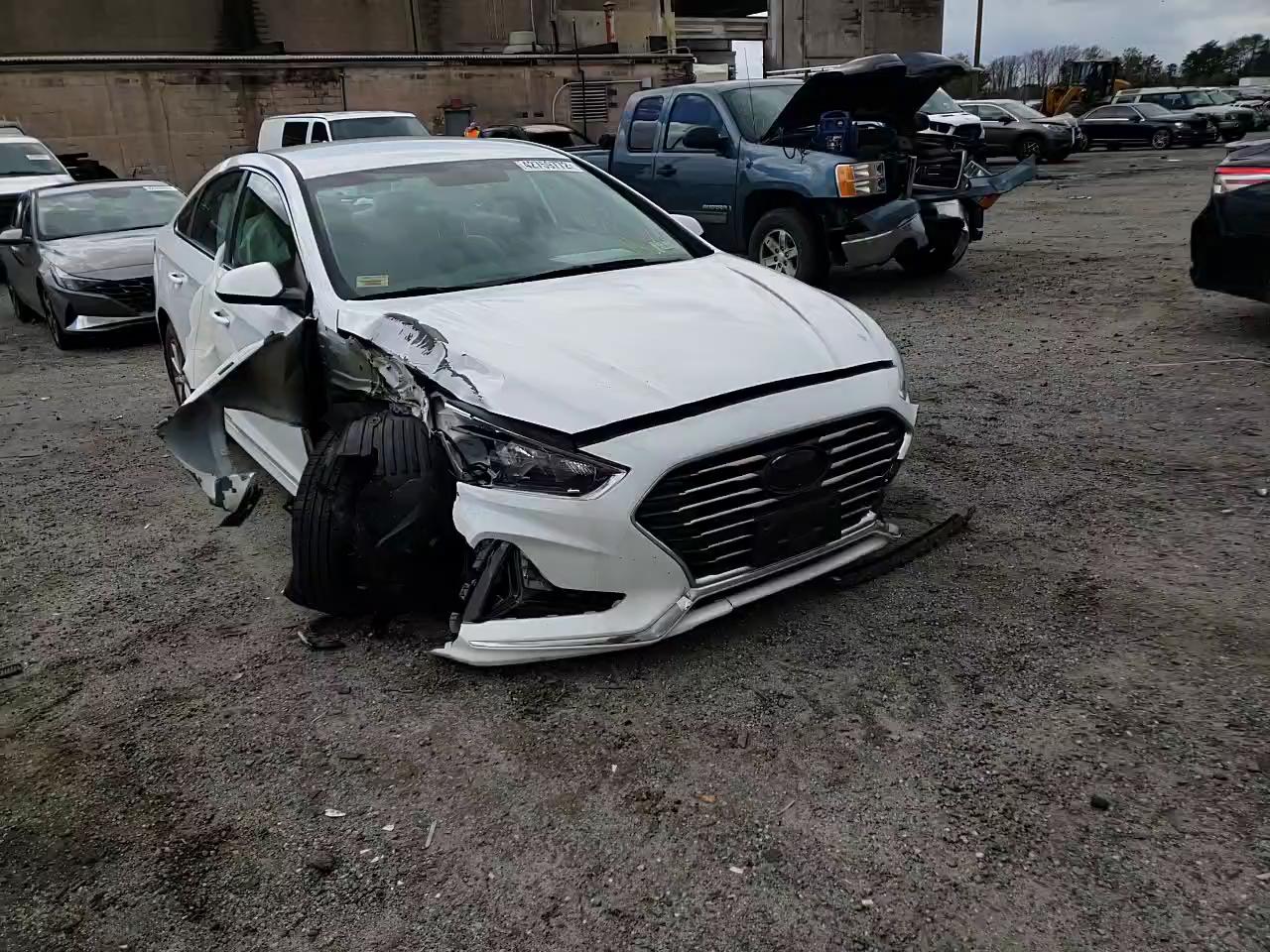 2018 HYUNDAI SONATA SE 5NPE24AF4JH651128