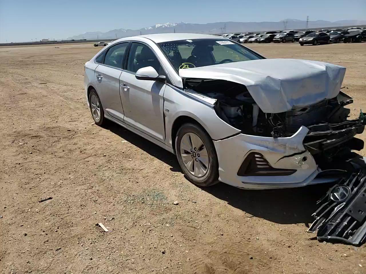 2018 HYUNDAI SONATA HYB KMHE24L34JA082562