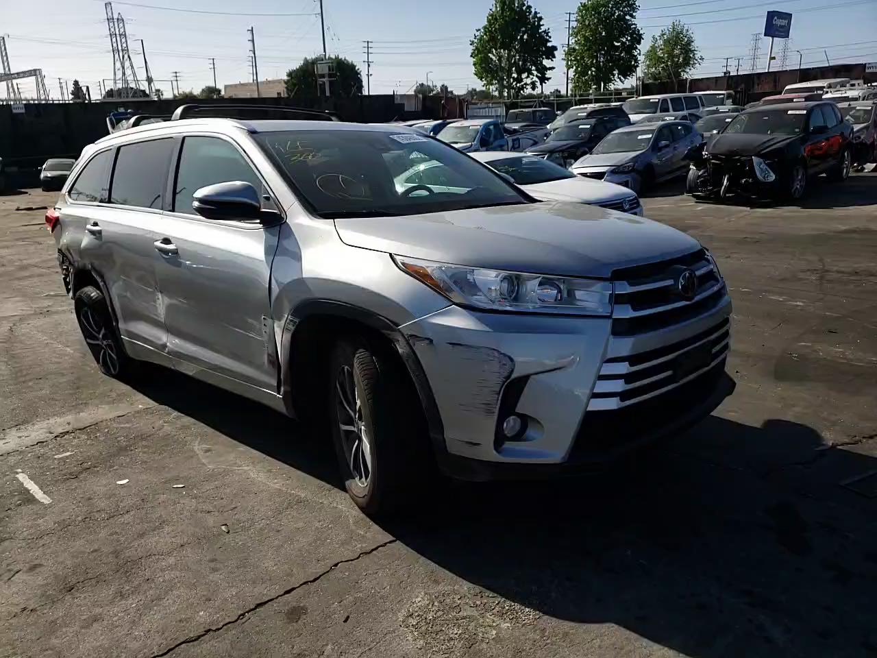 2017 TOYOTA HIGHLANDER 5TDKZRFH9HS513403