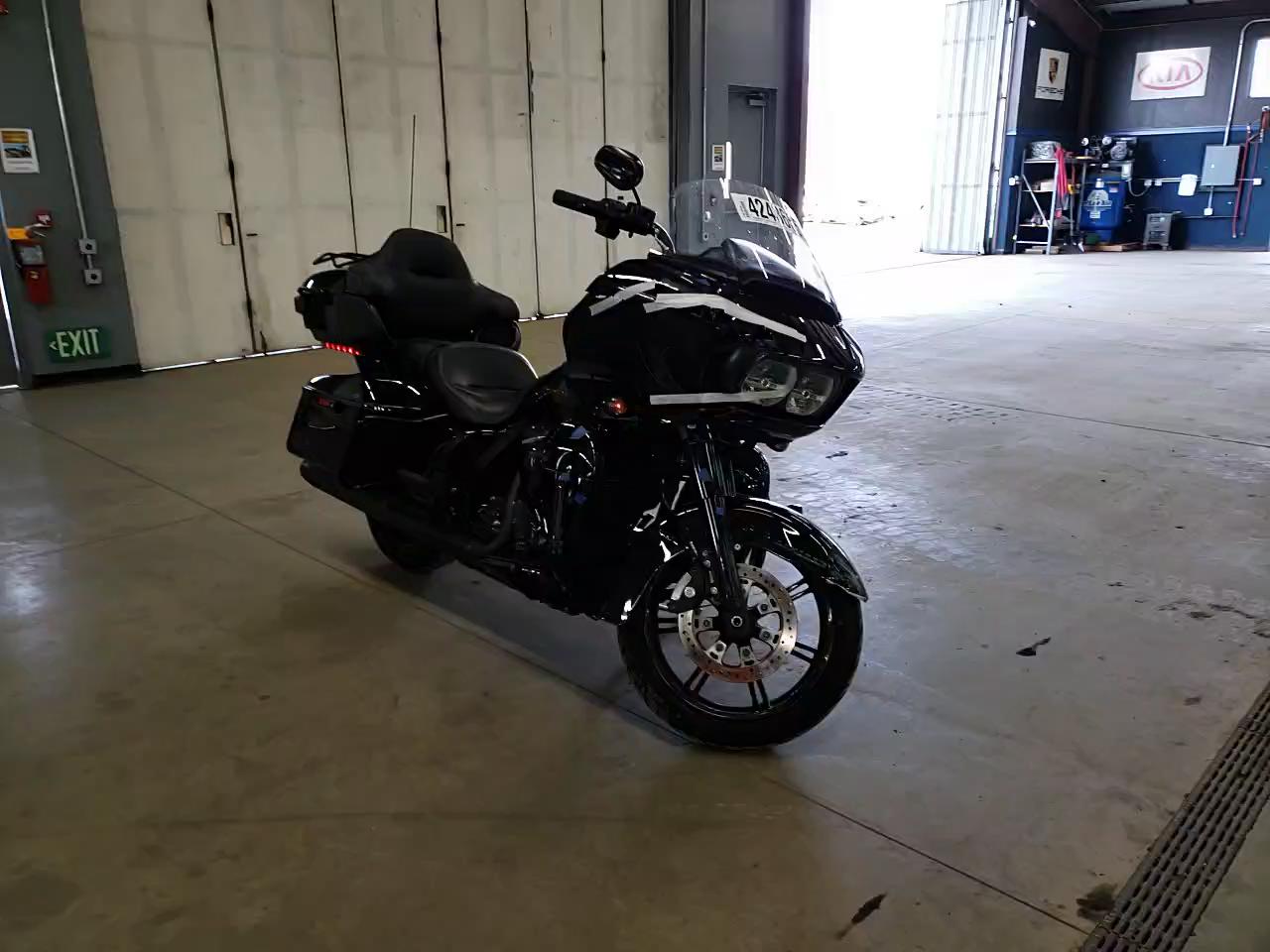 2021 HARLEY-DAVIDSON FLTRK 1HD1KZF14MB604596