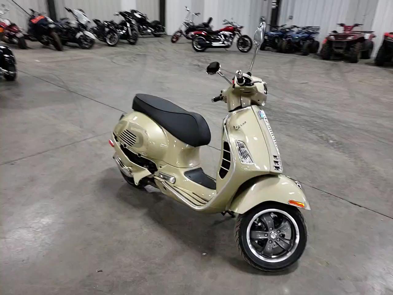 2021 VESPA GTS 300 SU ZAPMA39M1M5202486