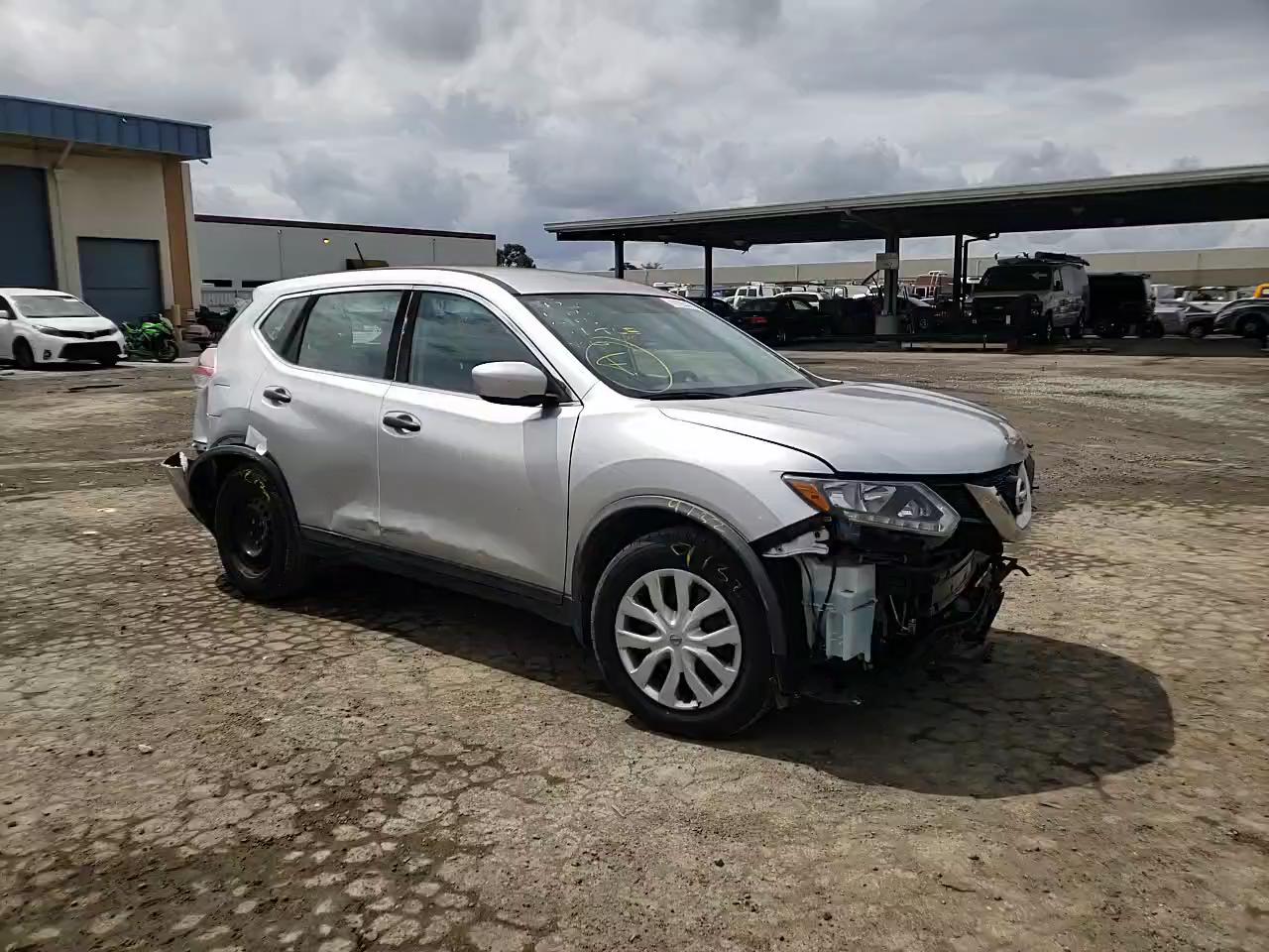 2016 NISSAN ROGUE S KNMAT2MT1GP705127