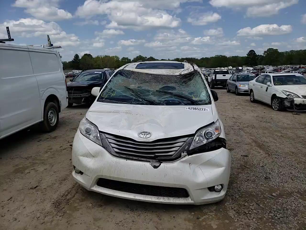 2017 TOYOTA SIENNA XLE 5TDYZ3DC2HS802928