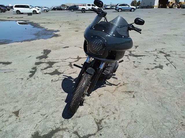 2017 HARLEY-DAVIDSON FXDLS 1HD1GS835HC318229