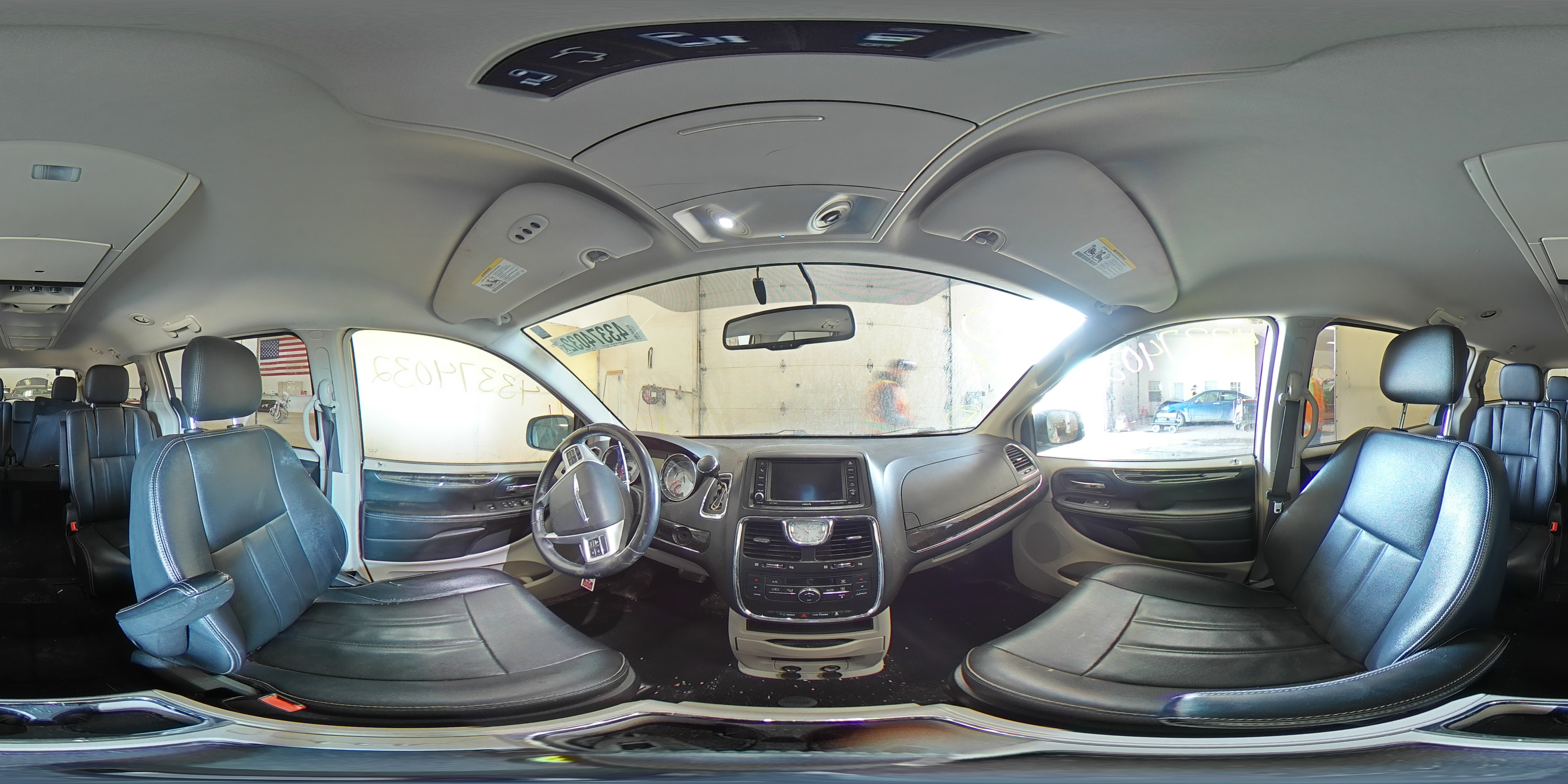 2016 CHRYSLER TOWN & COU 2C4RC1BG1GR214008