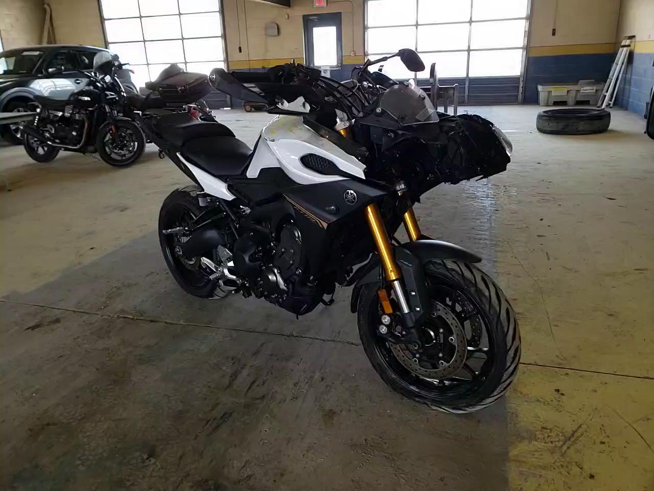 2017 YAMAHA FJ09 JYARN37E9HA003492