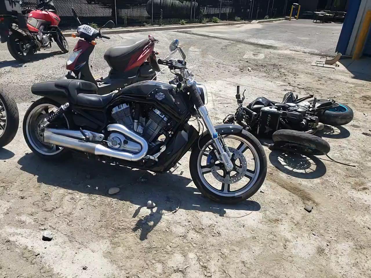2011 HARLEY-DAVIDSON VRSCF 1HD1HPH14BC802621