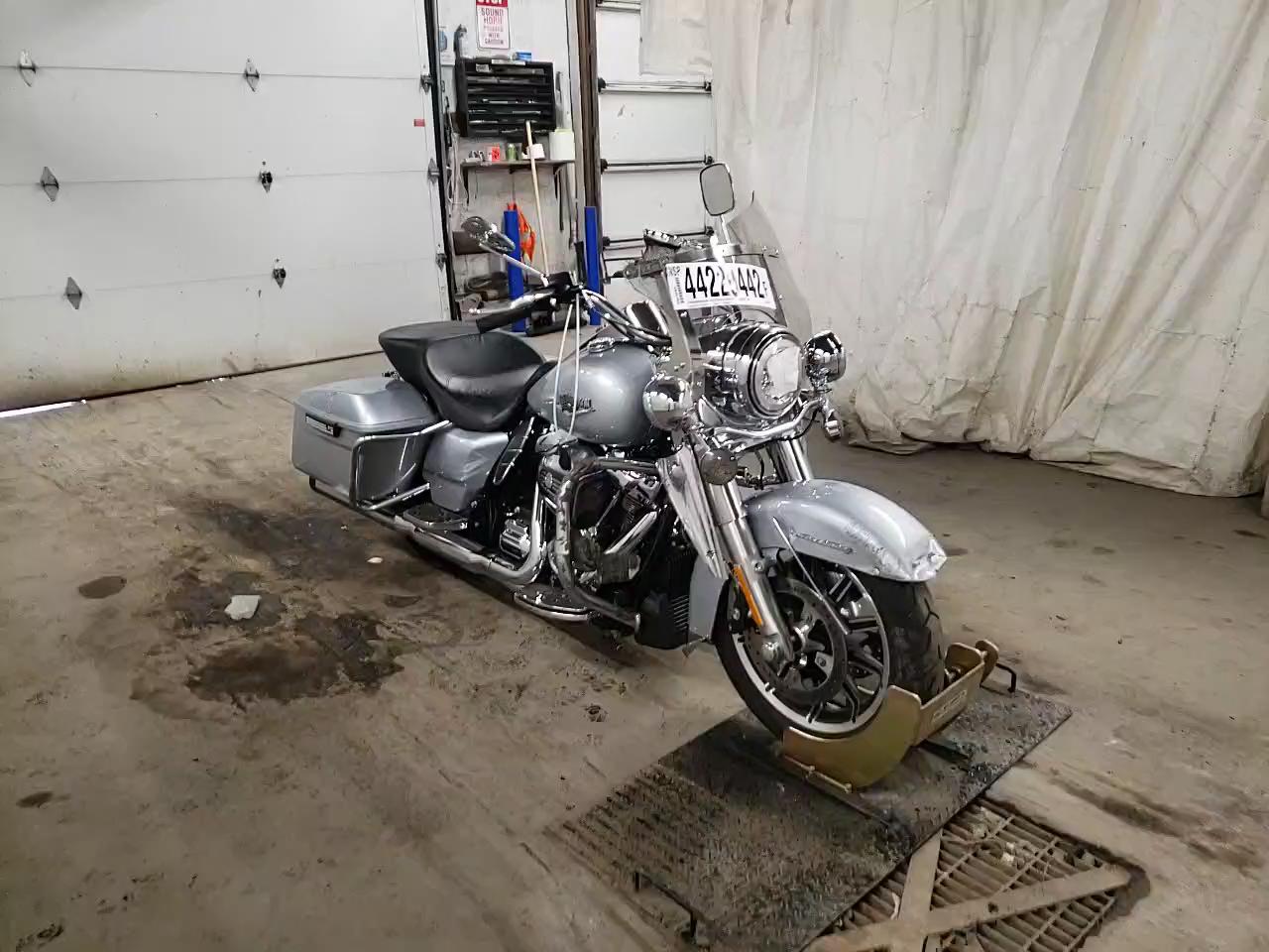 2019 HARLEY-DAVIDSON FLHR 1HD1FBC1XKB626311