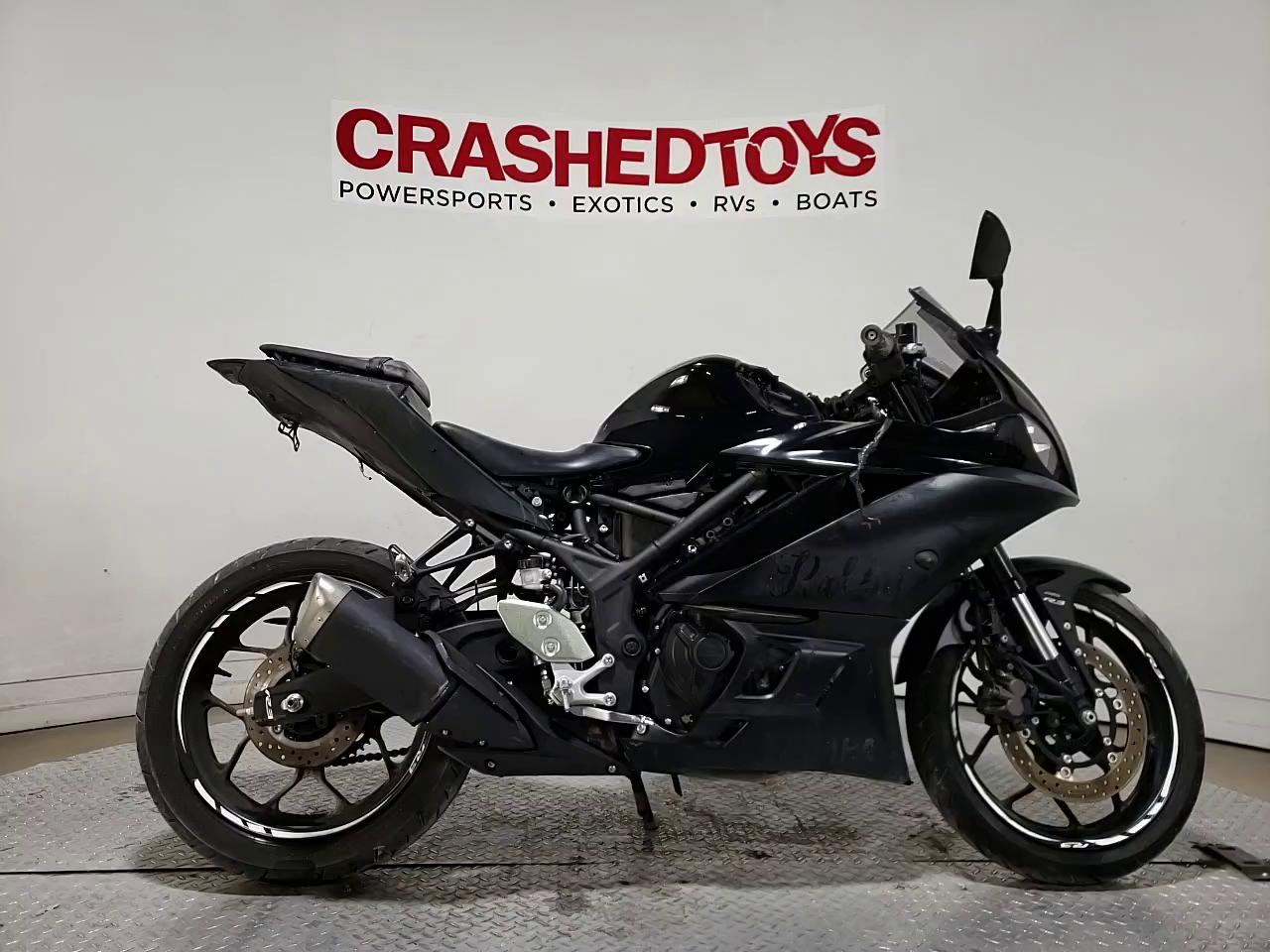2021 YAMAHA YZFR3 A MH3RH18Y3MK005821