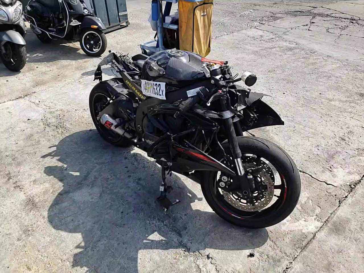 2015 YAMAHA YZFR6 C JYARJ16Y6FA009680
