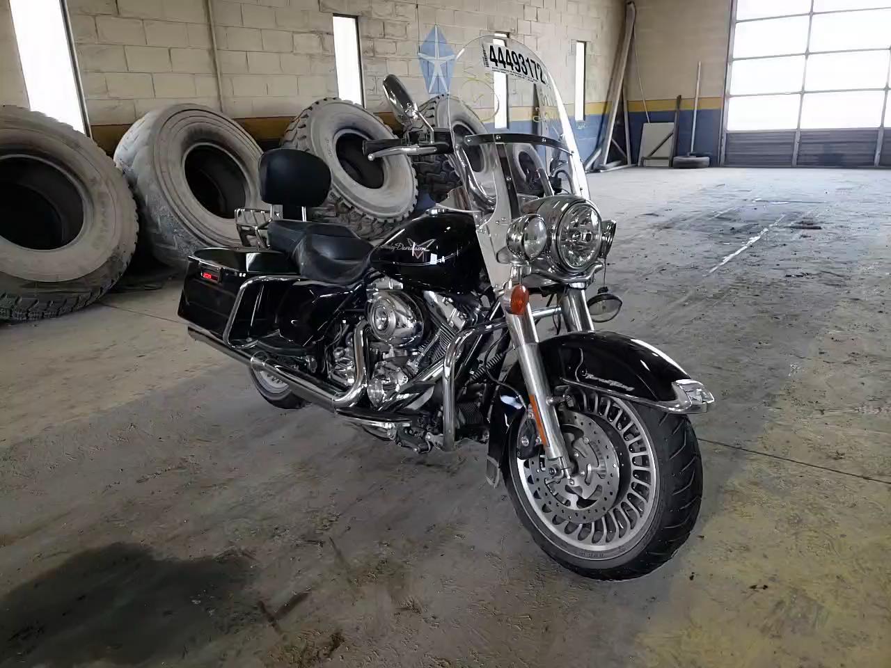2011 HARLEY-DAVIDSON FLHR 1HD1FB410BB672003