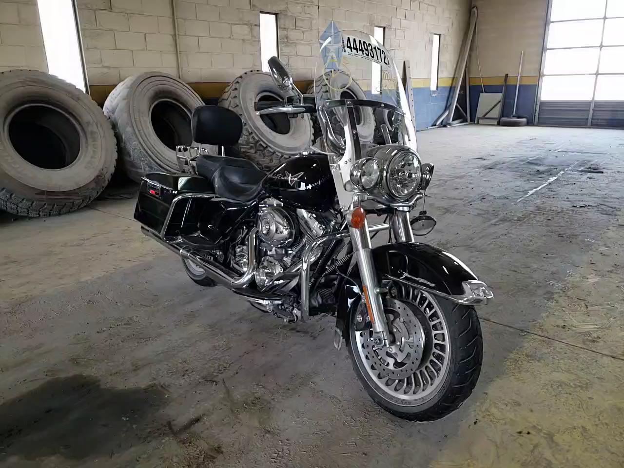 2011 HARLEY-DAVIDSON FLHR 1HD1FB410BB672003