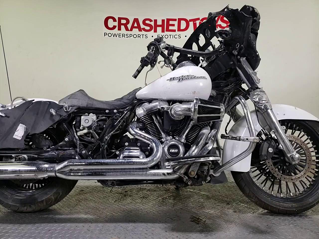2017 HARLEY-DAVIDSON FLHXS STRE 1HD1KRC18HB641967