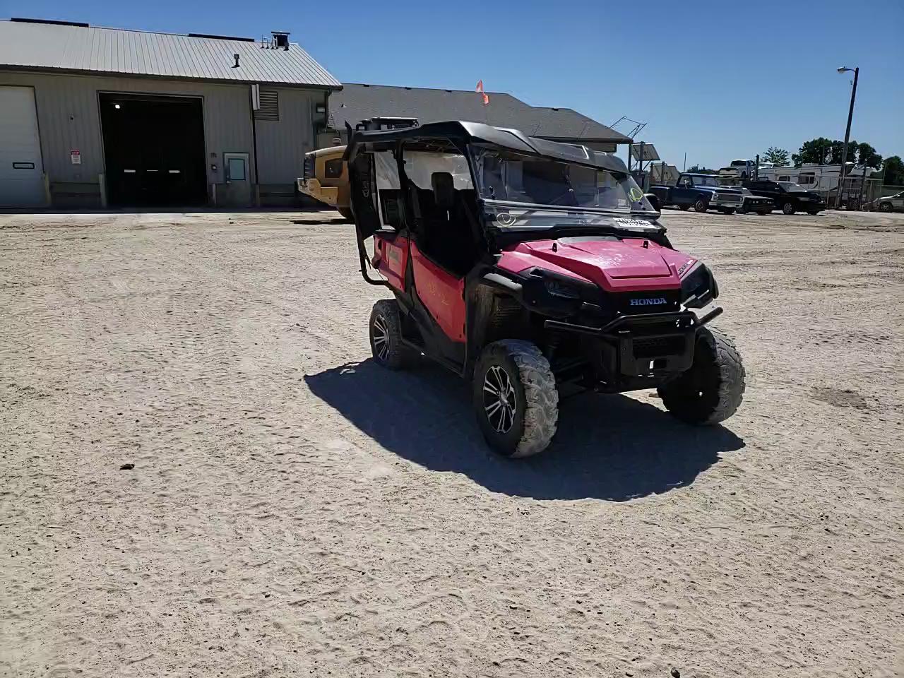 2016 HONDA SXS1000 M5 1HFVE042064004917