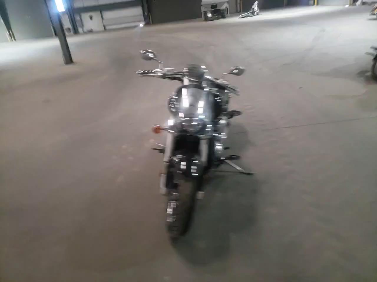 2006 SUZUKI M109R / VZ JS1VY53A462100724