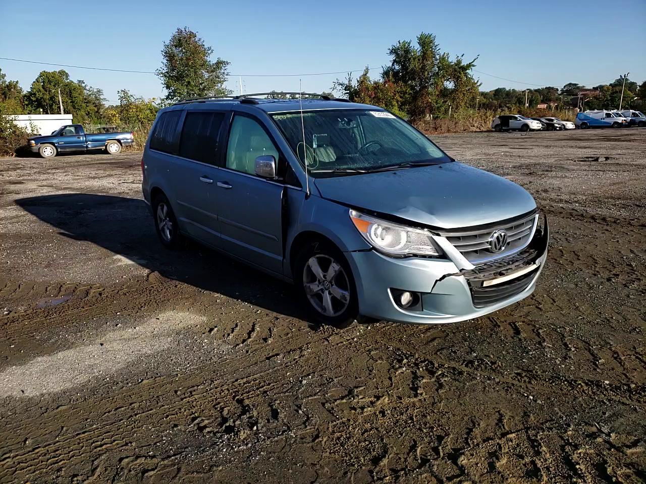 2010 VOLKSWAGEN ROUTAN SEL 2V4RW6DX9AR294351