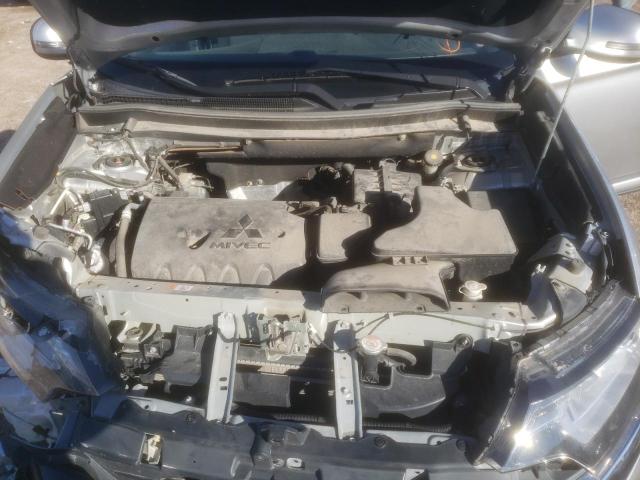JA4AZ3A32JZ013151 Mitsubishi Outlander Se