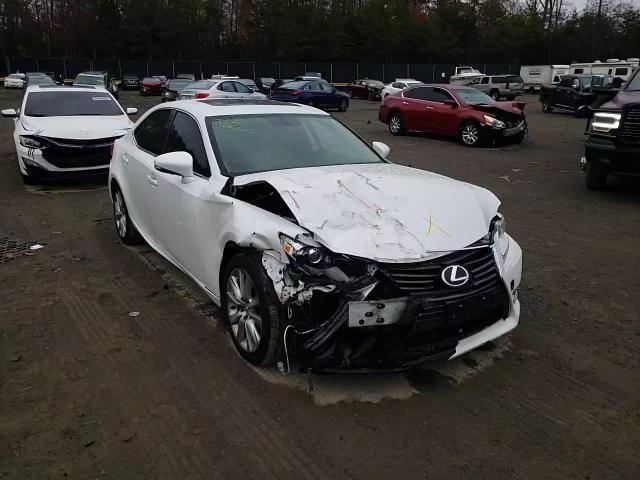 2015 Lexus IS - Image 11