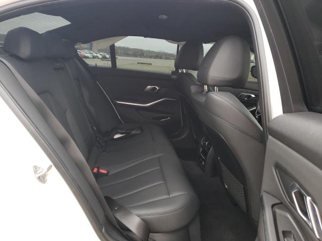WBA5R7C58KAE82998 BMW 330XI