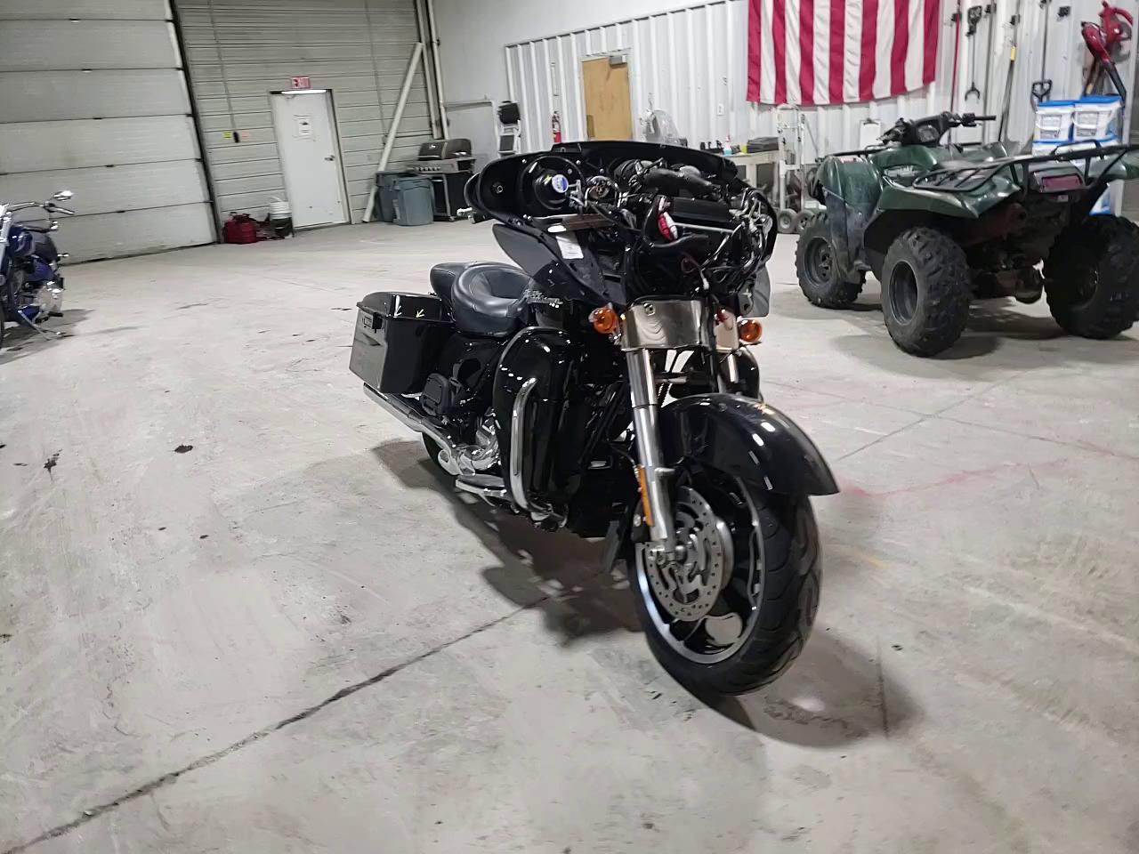 2009 HARLEY-DAVIDSON FLHX 1HD1KB4159Y616092