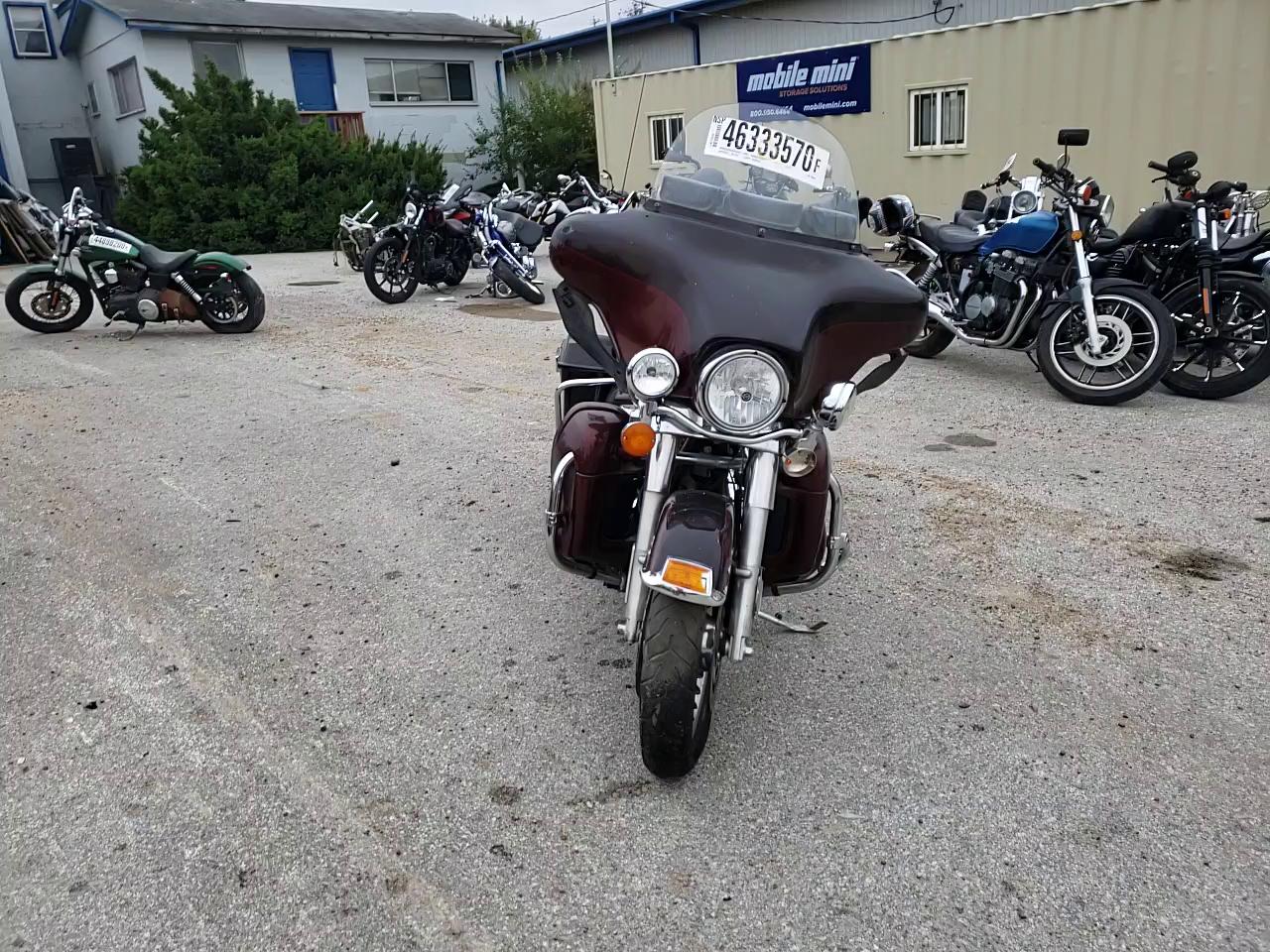2011 HARLEY-DAVIDSON FLHTK 1HD1KEM17BB664803