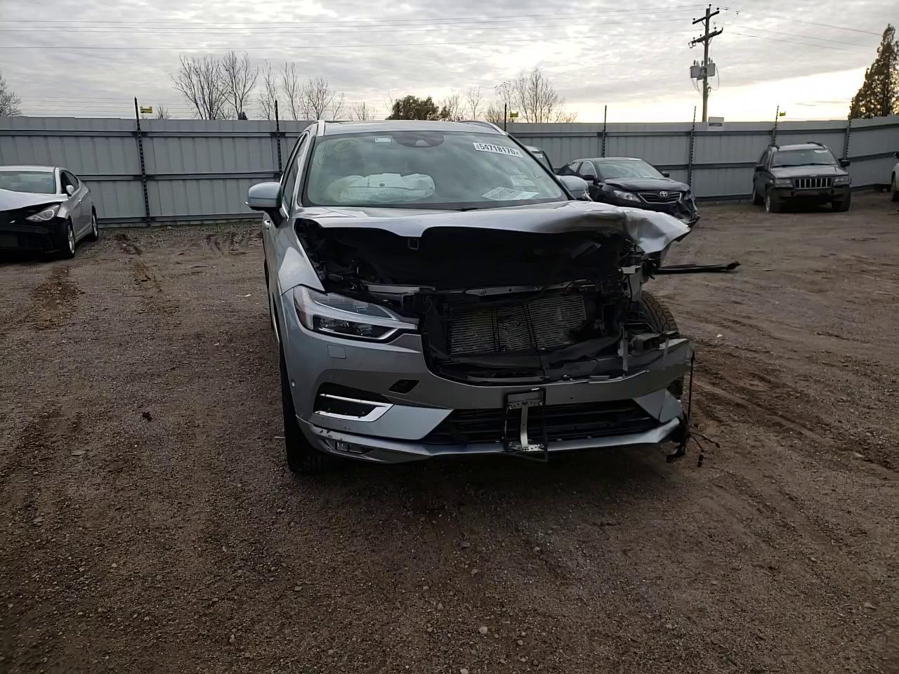 2018 VOLVO XC60 T6 IN YV4A22RL5J1019322