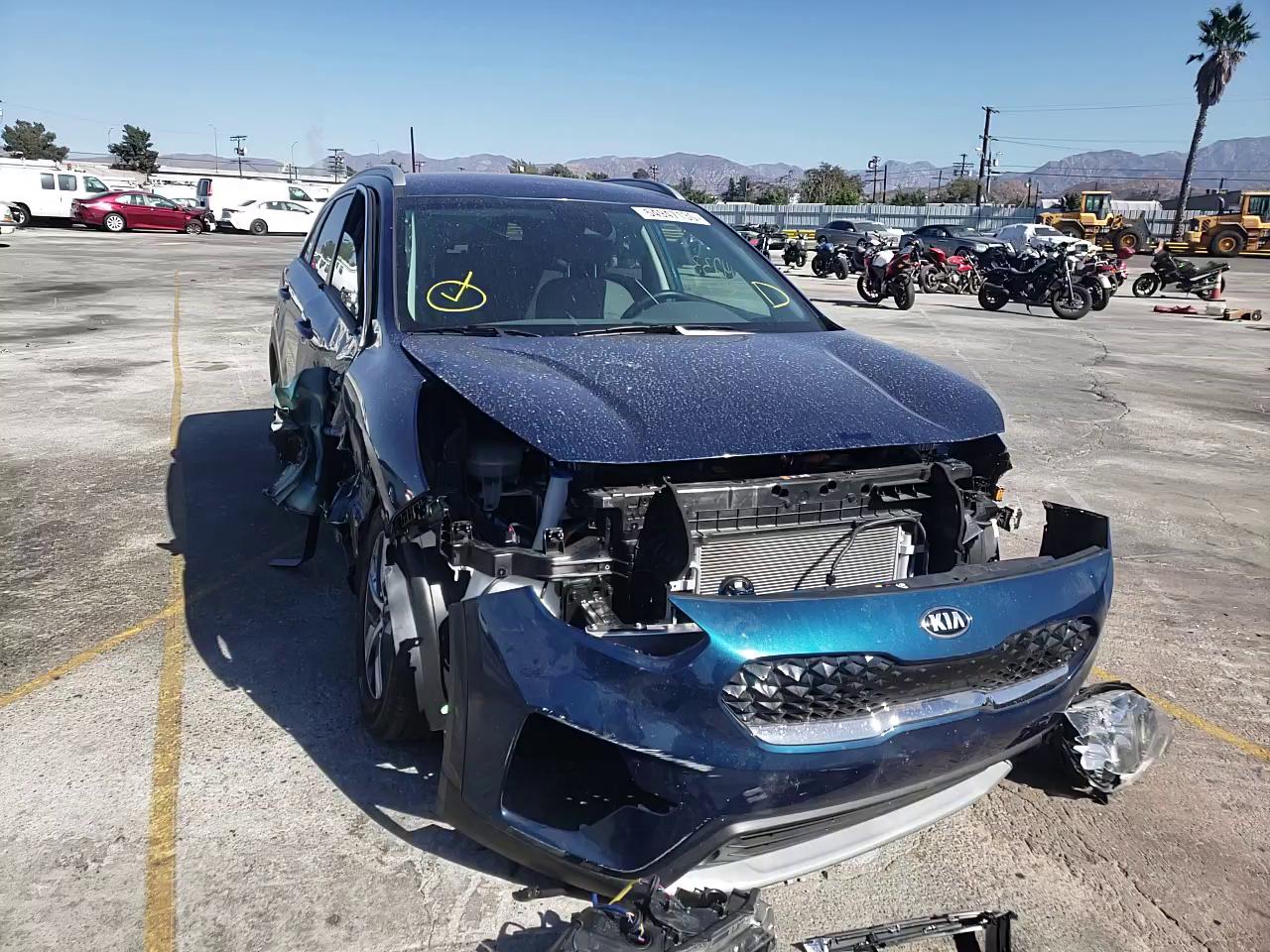 2020 KIA NIRO LX KNDCB3LC5L5382855