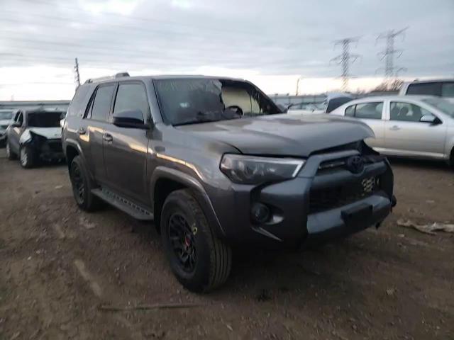 2022 Toyota 4Runner - Image 12