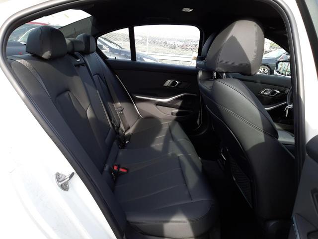 WBA5R7C5XKFH23267 BMW 330XI