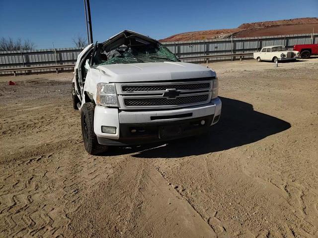 2012 Chevrolet Silverado - Image 11