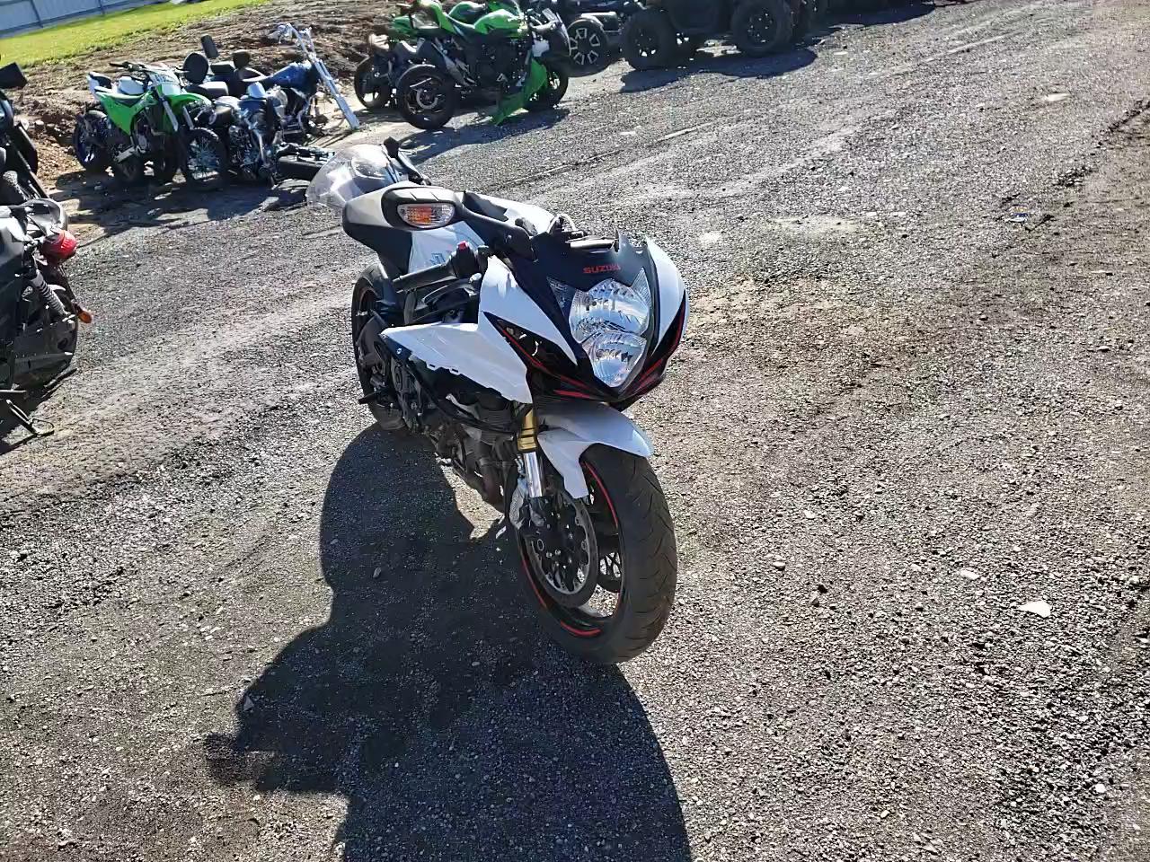 2019 SUZUKI GSX-R750 JS1GR7MA1K7100256