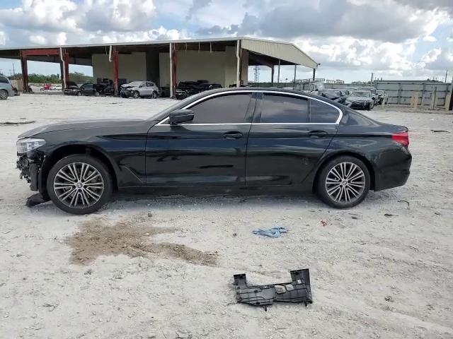 Фото: WBAJR3C02LWW64256