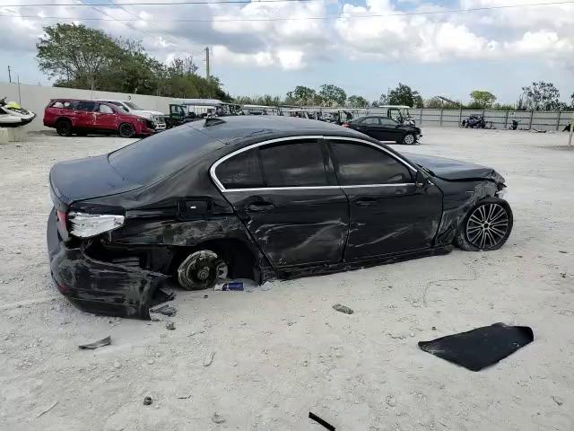 Фото: WBAJR3C02LWW64256