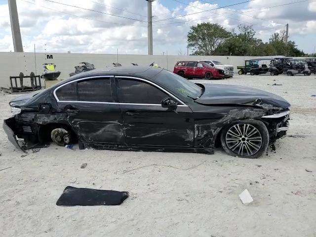 Фото: WBAJR3C02LWW64256