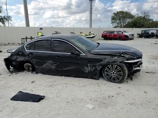 Фото: WBAJR3C02LWW64256