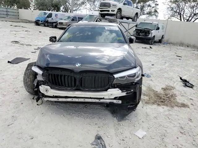 Фото: WBAJR3C02LWW64256