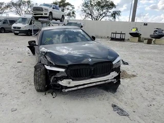 Фото: WBAJR3C02LWW64256