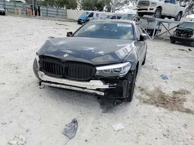 Фото: WBAJR3C02LWW64256