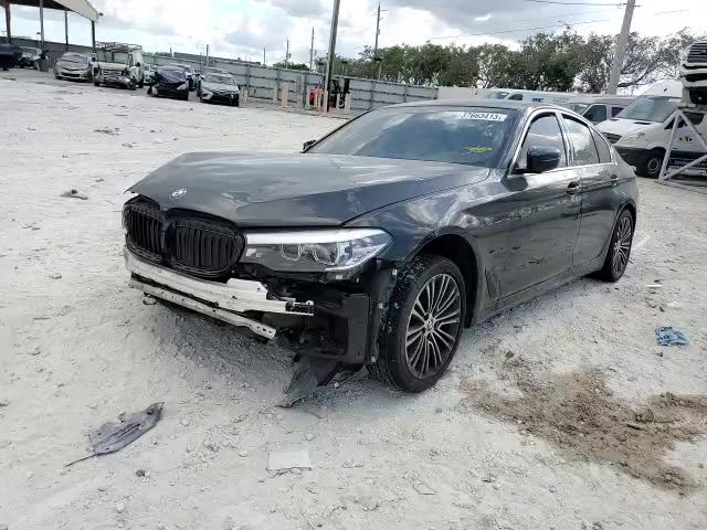 Фото: WBAJR3C02LWW64256