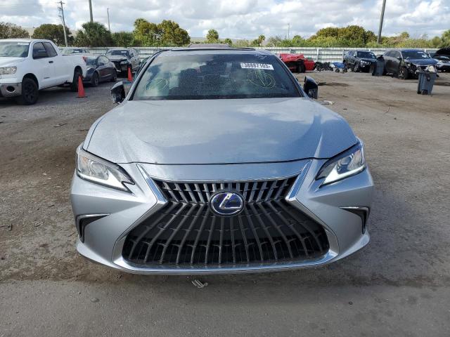58ADA1C17NU024082 Lexus Es 300h Base