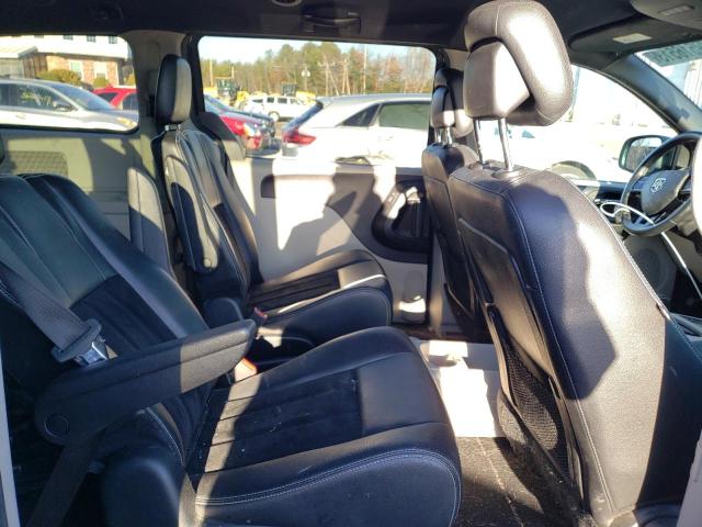2C4RDGCG9JR268002 Dodge Grand Caravan Sxt
