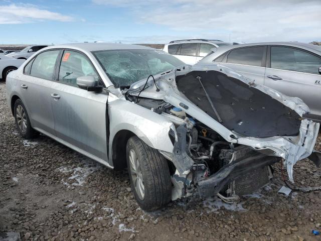 1VWAT7A31FC043649 Volkswagen PASSAT S