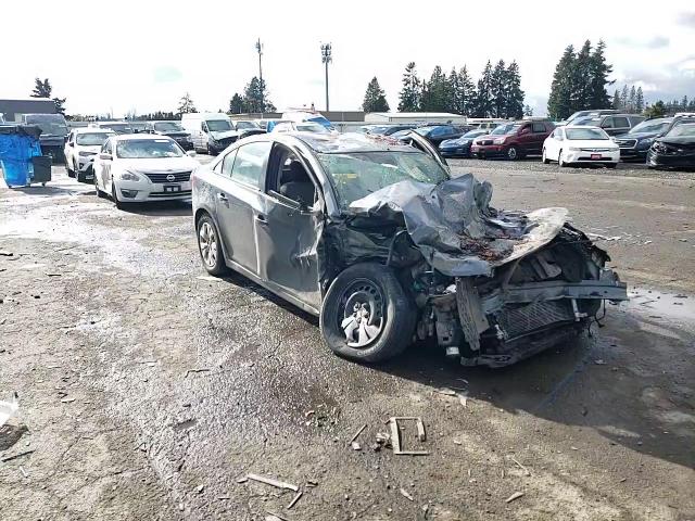 2013 Chevrolet Cruze - Image 11